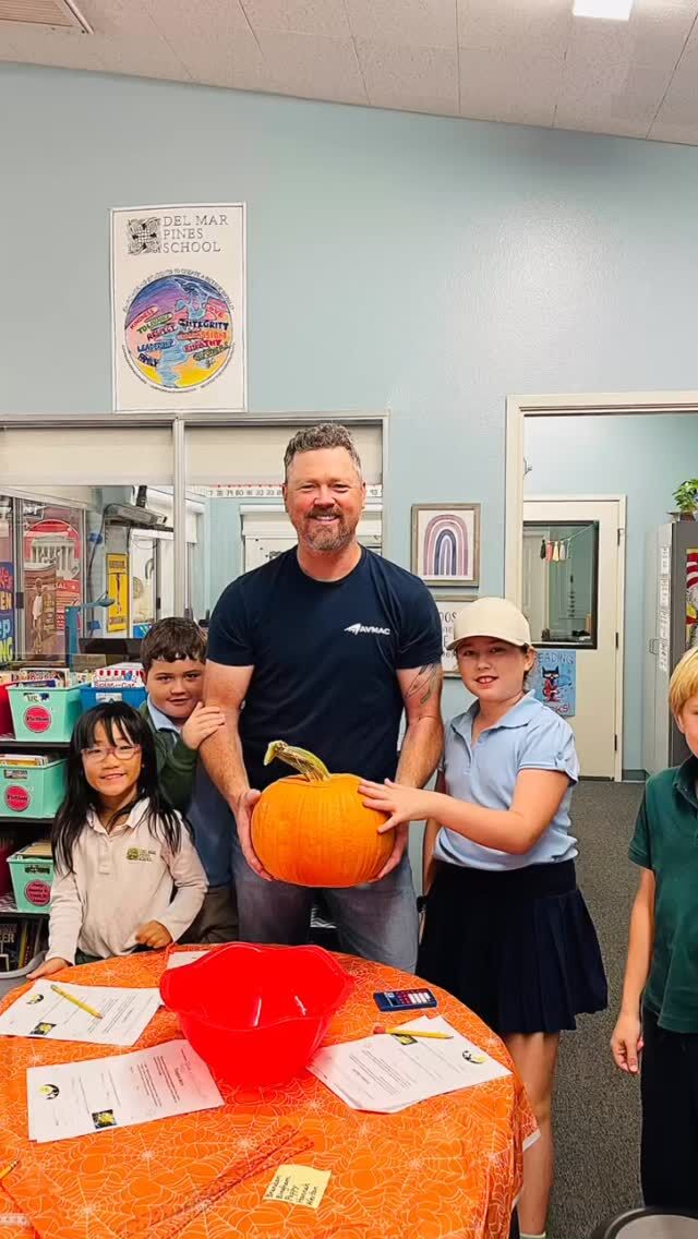 🍂🎃 Fall is officially here with the annual Pumpkin Prediction Day! 🎃🍂 Our 4th and 2nd-graders teamed up to measure pumpkins and make their best guesses on how many seeds were inside. So much excitement, teamwork, and hands-on learning packed into this pumpkin-tastic activity! ✨

#PumpkinPredictionDay #HandsOnLearning #FallFun #STEMInAction #PumpkinMath #FunWithScience